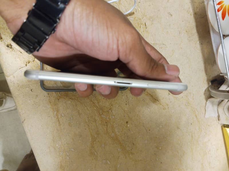 Apple iPhone 7 1