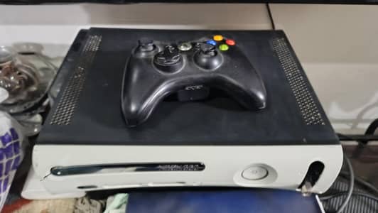 xbox 360 fat best condition with one controller