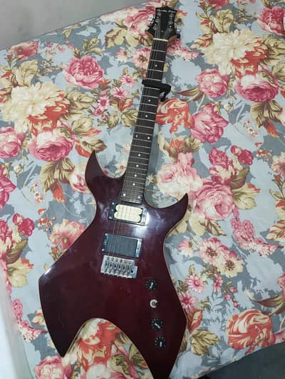 Electric guitar 2H setup w/ amp & pedals