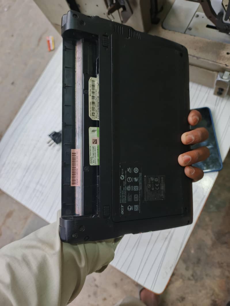Laptops 2 GB Ram 3