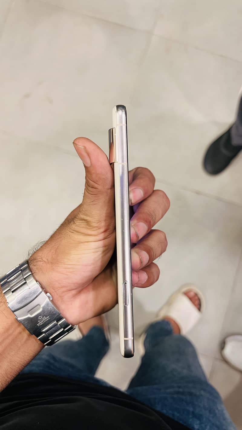 Google Pixel 8 Pro 4