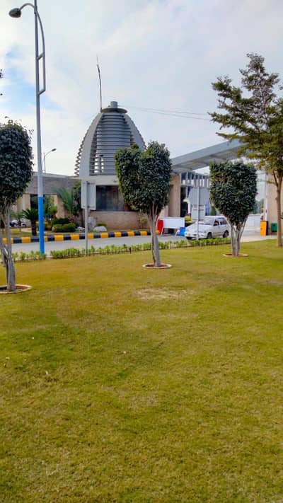 8 Marla Facing Park Plot FoR Sale Bahria Nasheman