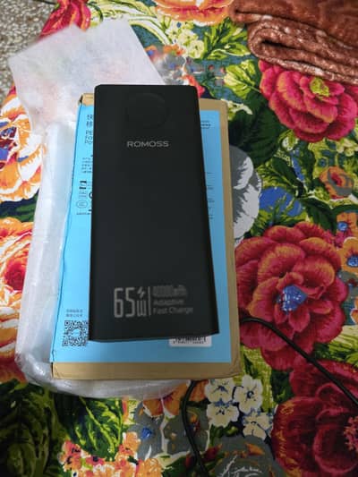 Romoss Powerbank 65W and 40000 Mah