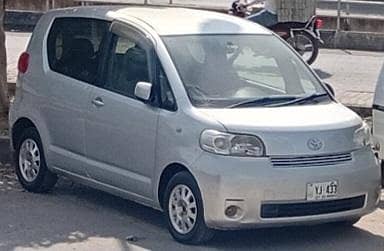 Toyota Porte vvti 1.3 CVT full options