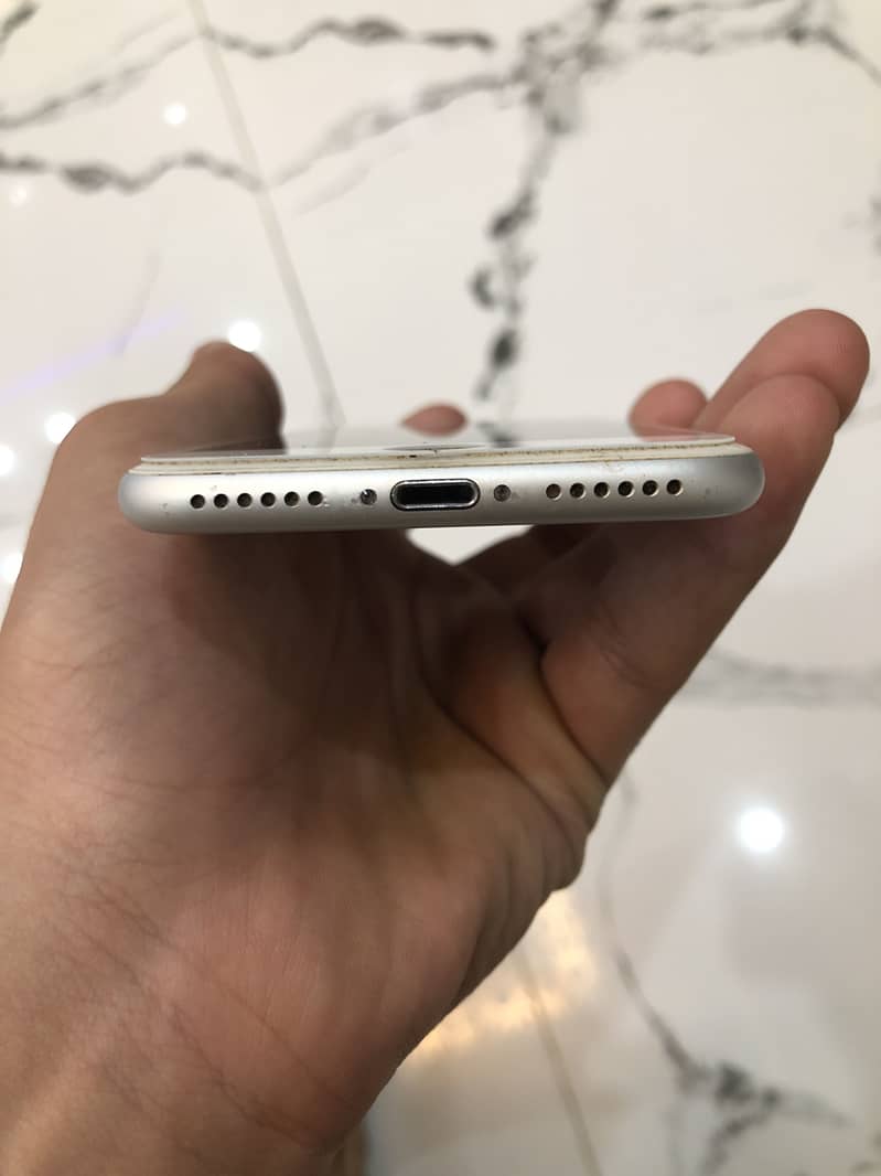 Apple iPhone 7 4
