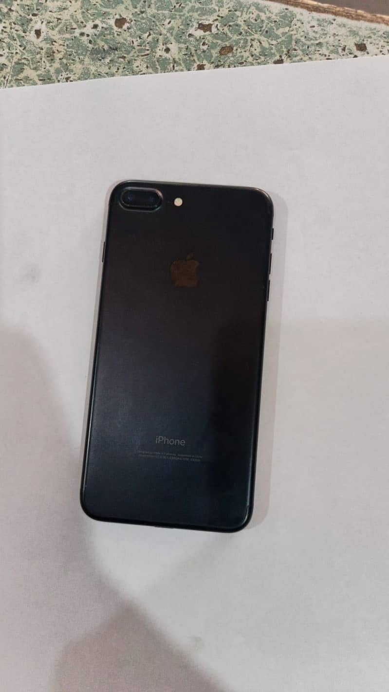 Apple iPhone 7 Plus 1