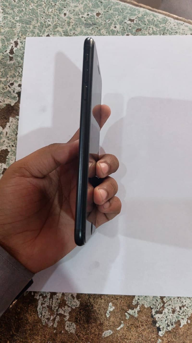 Apple iPhone 7 Plus 2