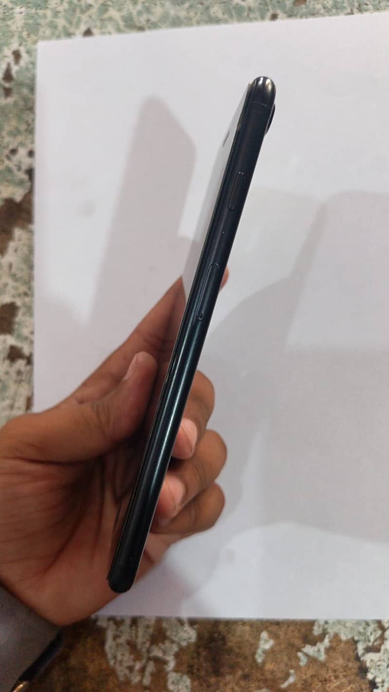 Apple iPhone 7 Plus 3