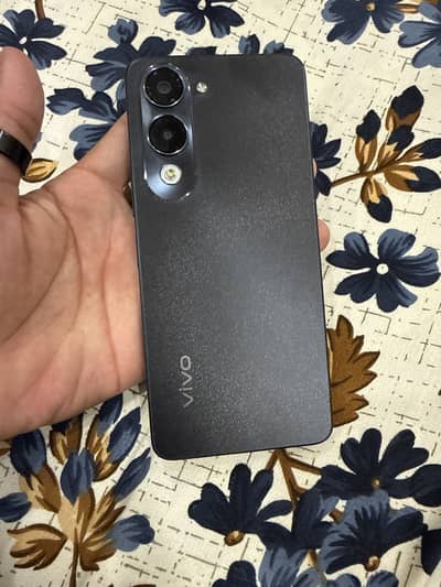 Vivo Y04 10/10 condition with box and original unused charge
