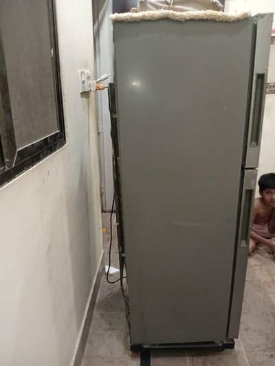 ہائر کا ایچ ار ایس ریفریجریٹر ماڈل نمبر 246