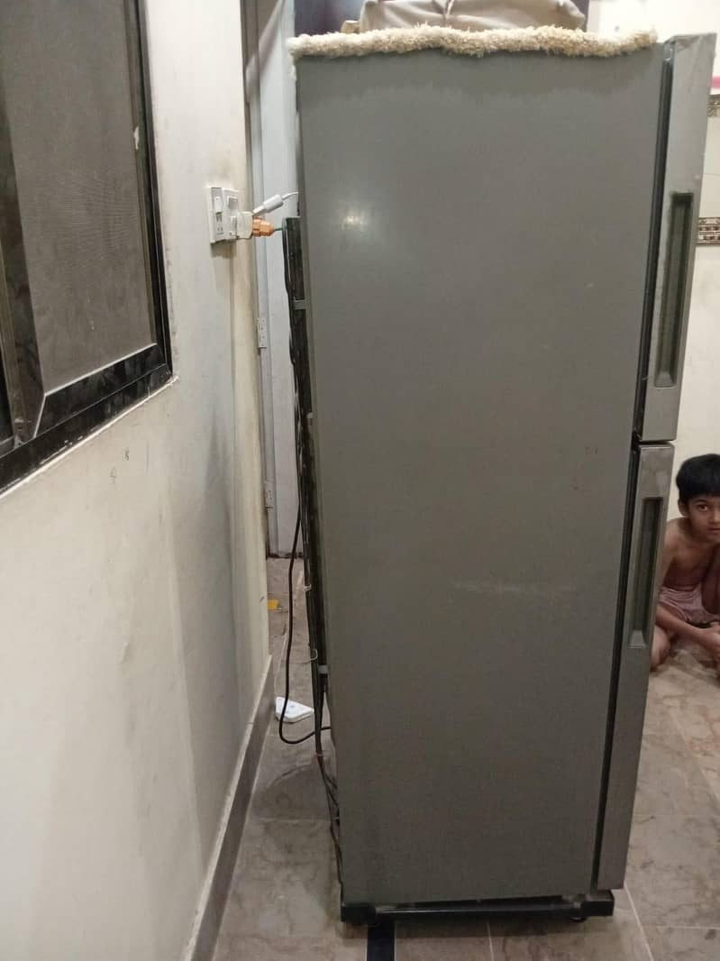 ہائر کا ایچ ار ایس ریفریجریٹر ماڈل نمبر 246 0