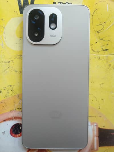 urgent sale need money itel100C 6RAM 64GB  BOX CHARGER FINGER OK 10/10