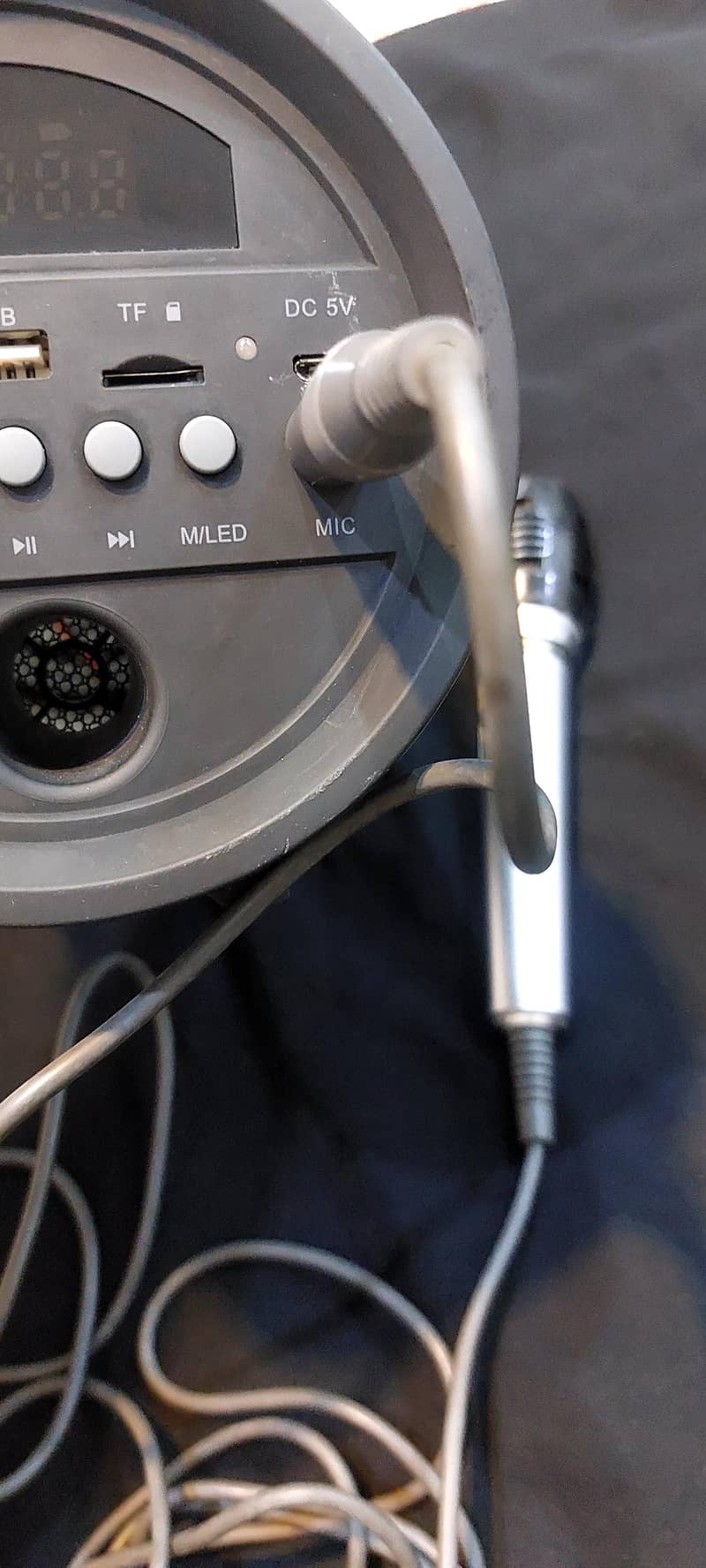 Bluetooth speaker with mic 3