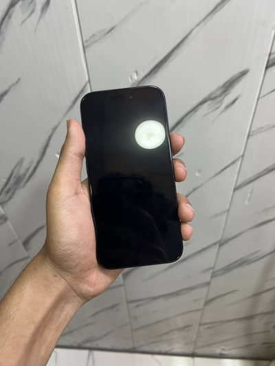 Apple iPhone 16