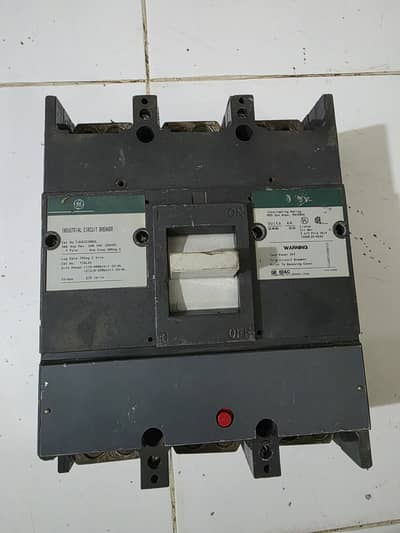 300 industrial circuit breaker