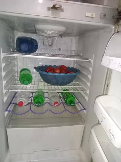 Waves fridge. . 03024112183