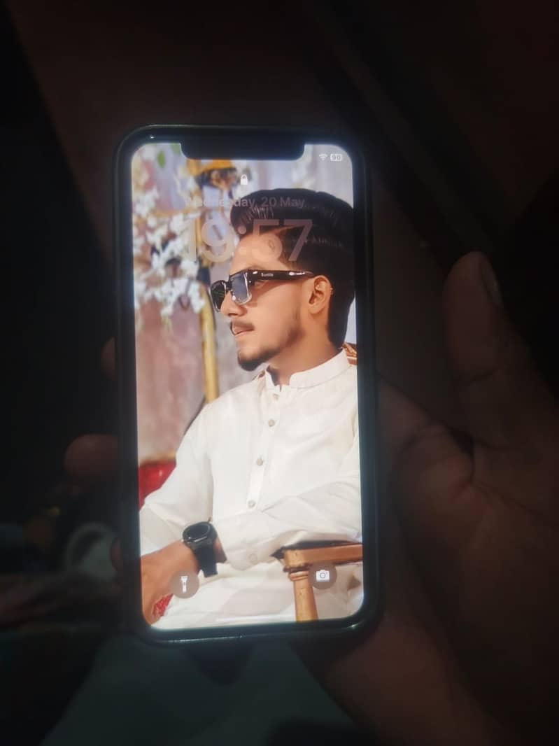 Apple iPhone X 4