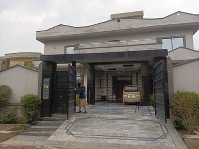 14 Marla Single Storey corner House For Sale In Prime Location All Facilities Available