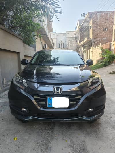 Honda vezel 2014/18 for sale bumper to bumper geniune paint