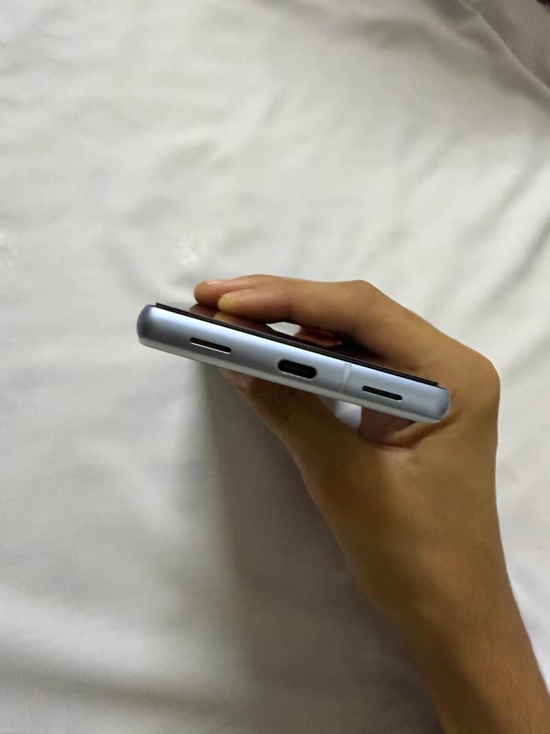 Google pixel 7a 5