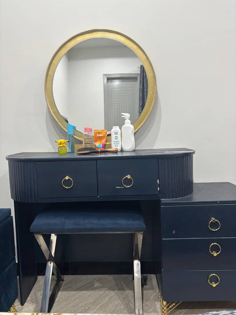 Dressing Table with side table 1