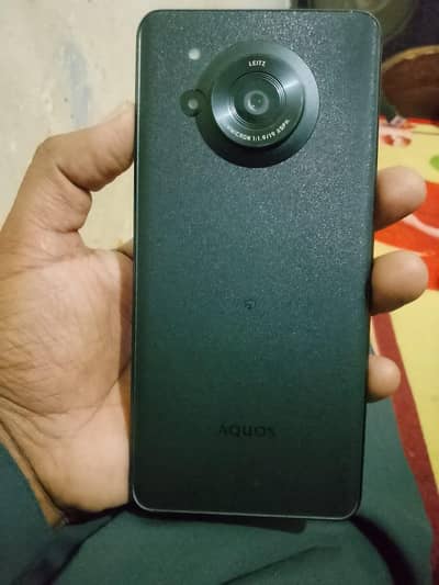 Aquas R7 12 256 10 10 condition all ok