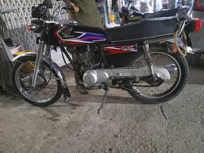 Honda cg 125 Karachi num 2017 model karak bike