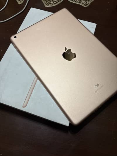 Ipad 7th generation with box 10/10