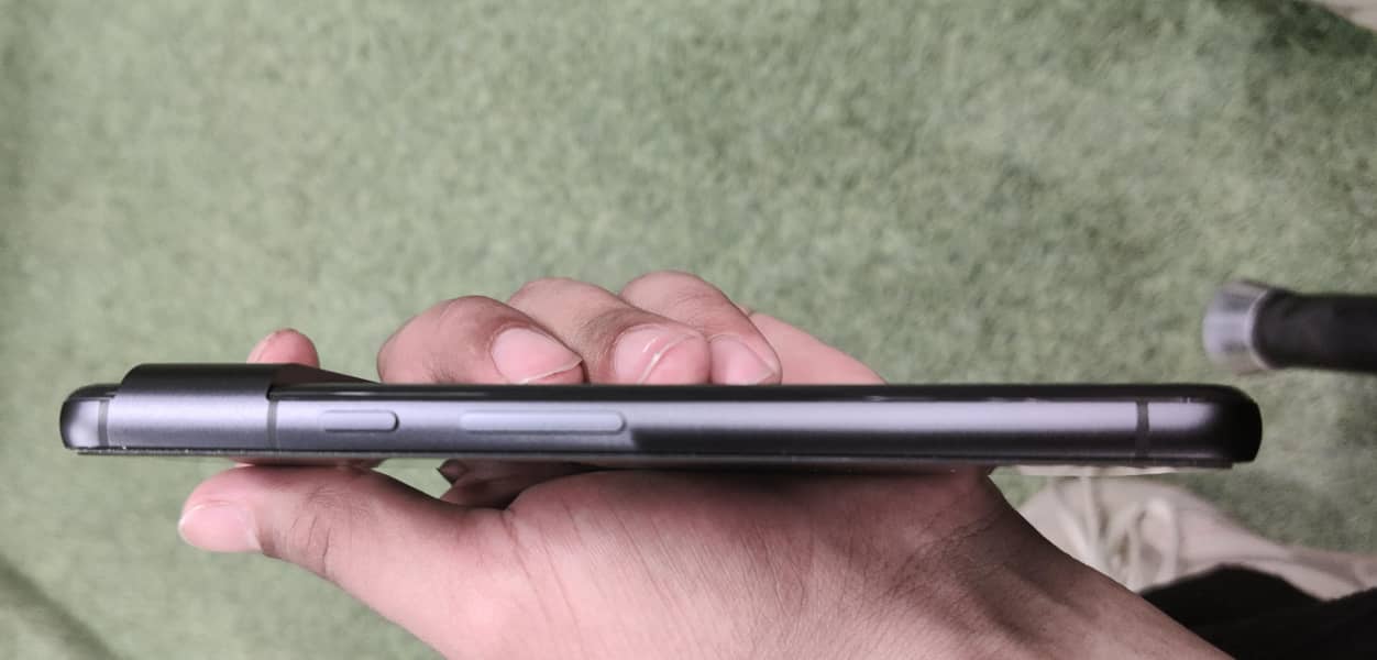 Google Pixel 8 4