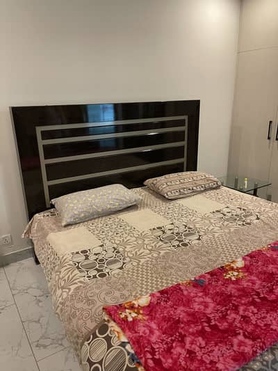 WOODEN BED SET FOR SALE