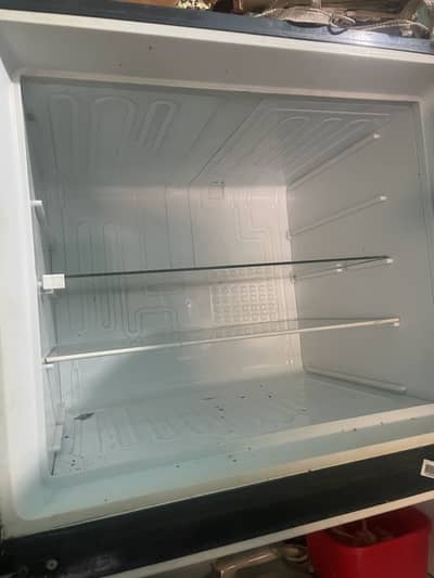 Dawlance ka fridge hai condition ok hai used mai hai 03418276657