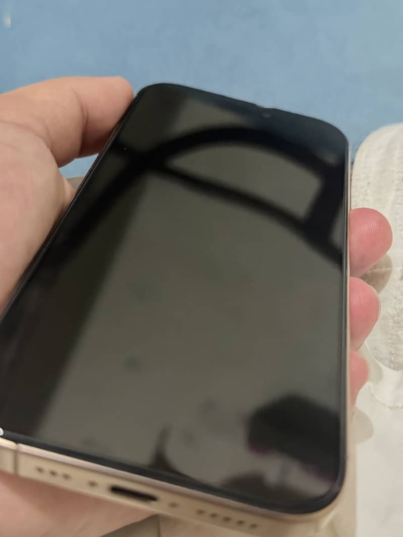 Iphone 16 Pro 4