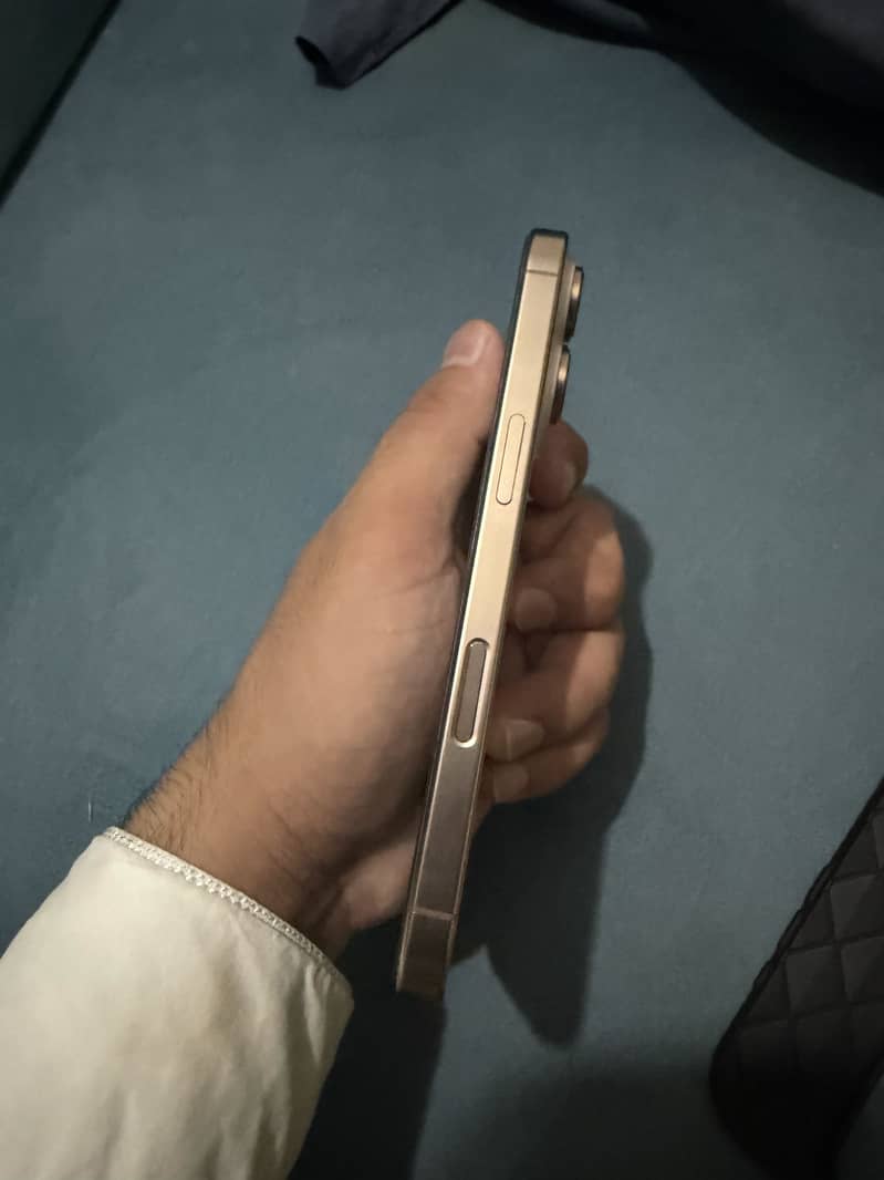 Iphone 16 Pro 5
