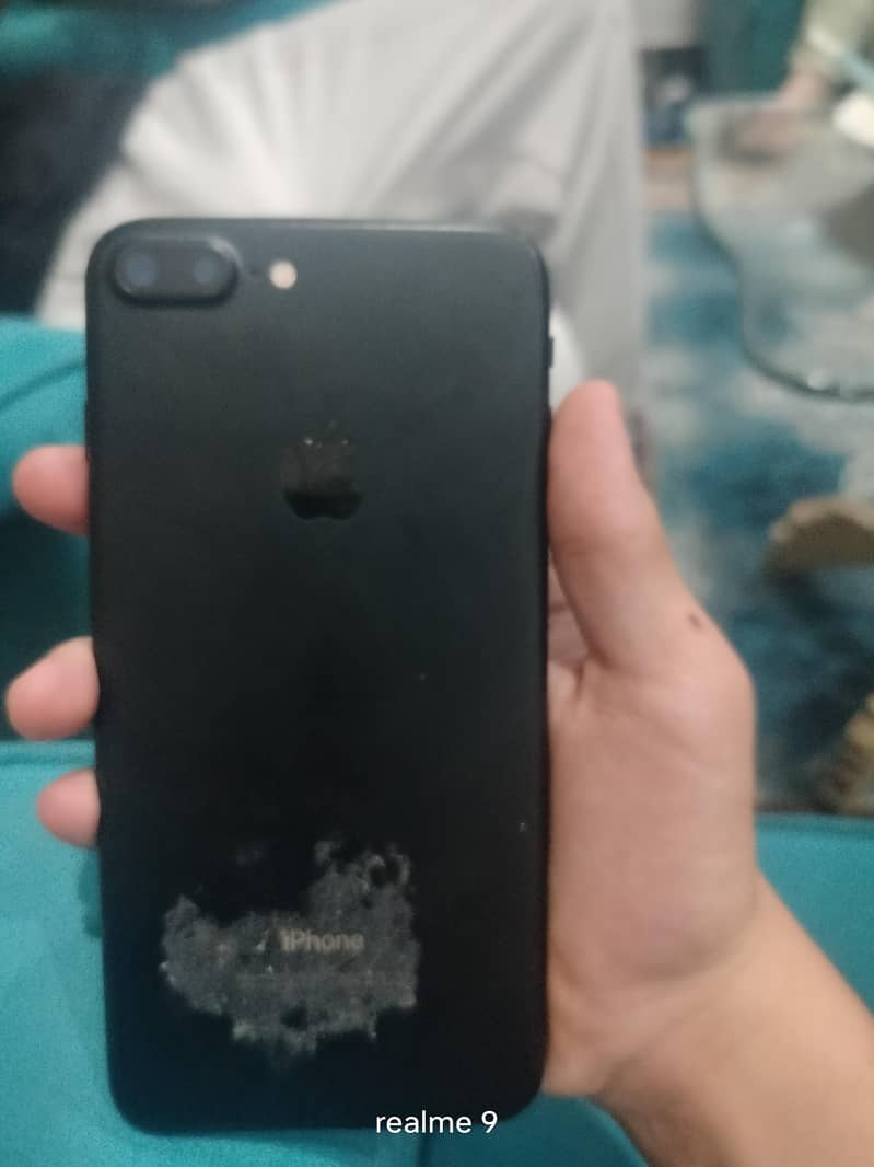 Apple iPhone 7 Plus 2