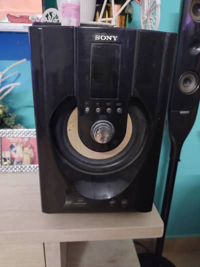 Sony sound system with tower speakers