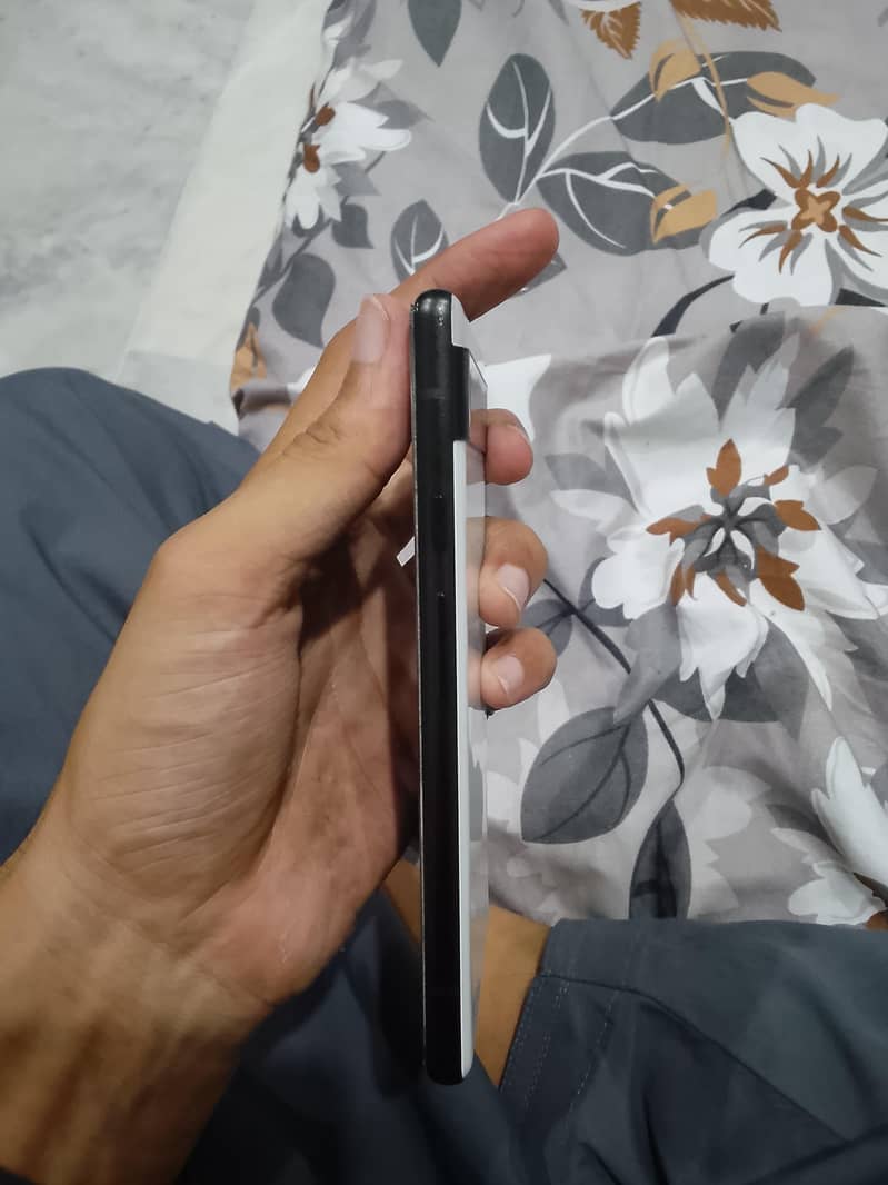 google pixel 6a 5