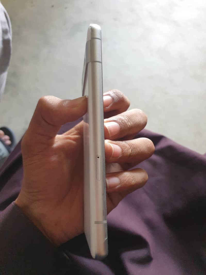 Google pixel 7a 4