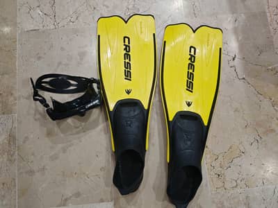 Original cressi Swimming Mask & Fins – Excellent Condition