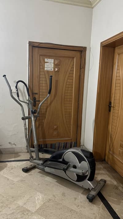 ELLIPTICAL / SPINNING BIKE / MAGNETIC CYCLE / RECUMBENT BIKE /AIR BIKE