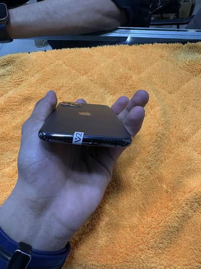Iphone 11 pro 64gb pta approved water pack