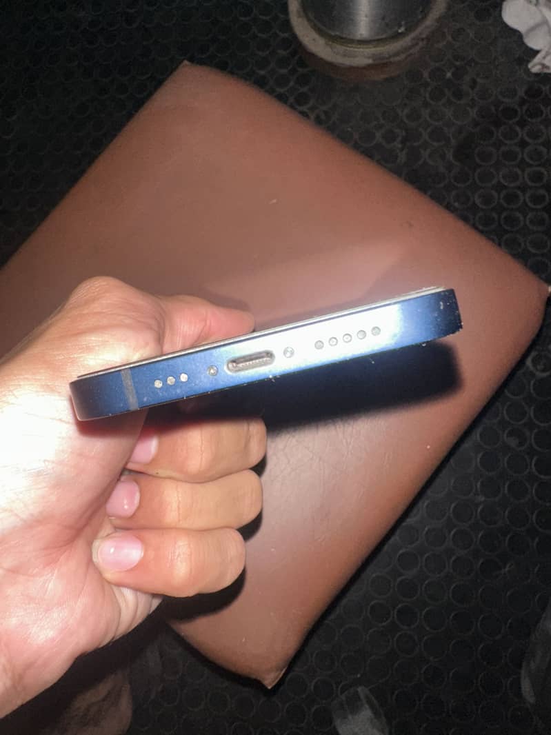 Apple iPhone 12 0