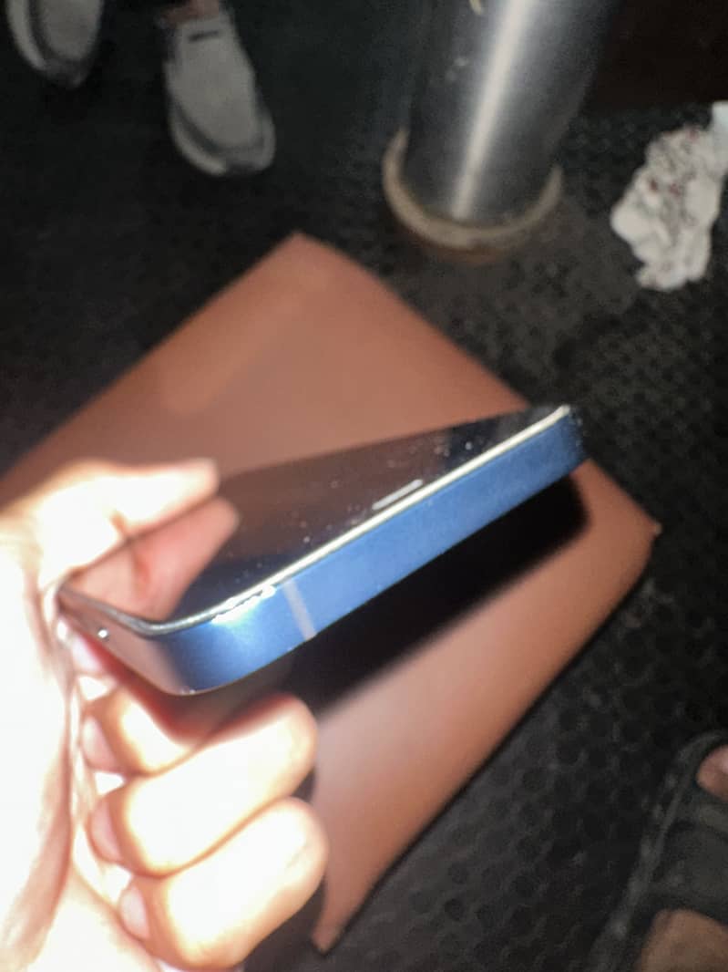 Apple iPhone 12 1