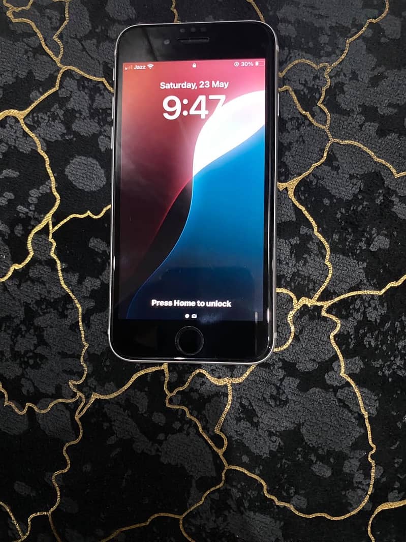Apple iPhone SE 0