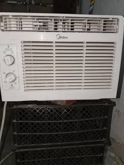 Window AC - 10/10 Condition, A1 Cooling (Urgent Sale)