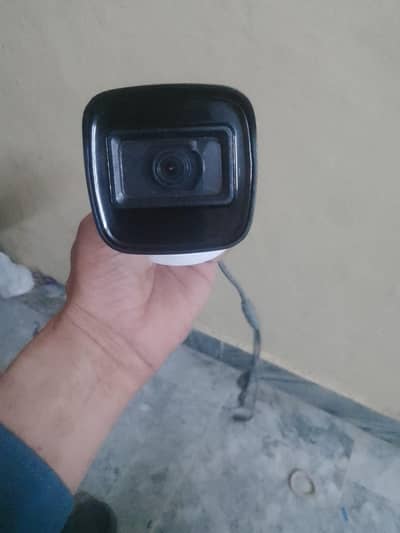 URGENT SALE.     hikvision color camera model ds 2ce16d0t exipf