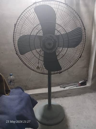 Pedestal Fan