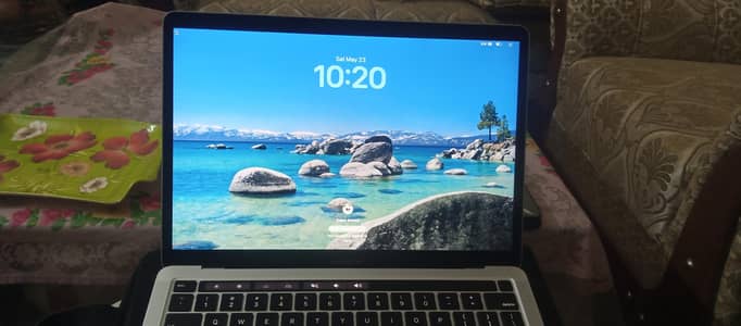 MacBook Pro 2020 M1 | 13 inches | 8+256