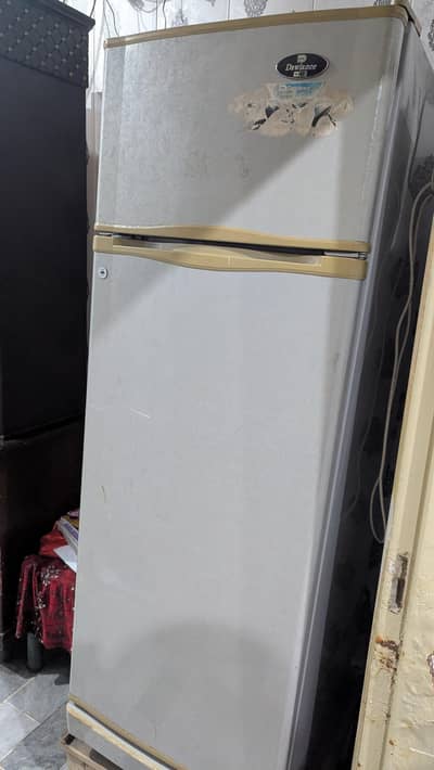 Dawlance Medium Size Refrigerator For Sale