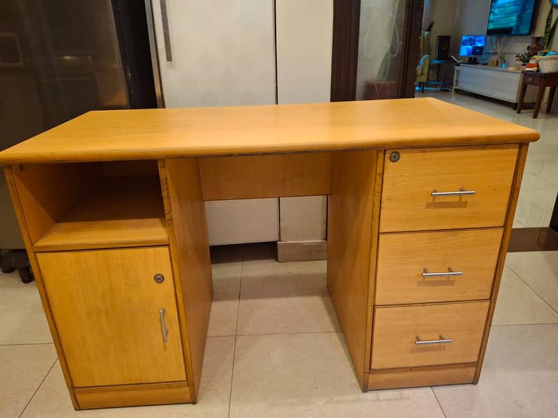 Office Table 0