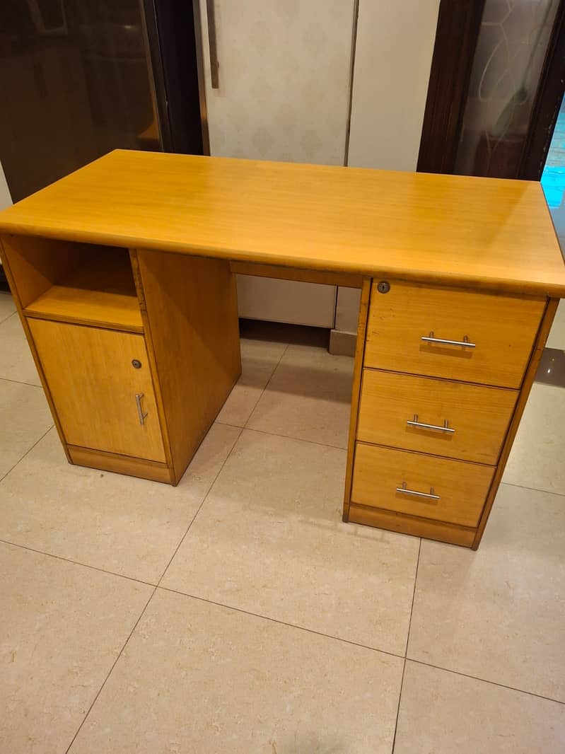 Office Table 6